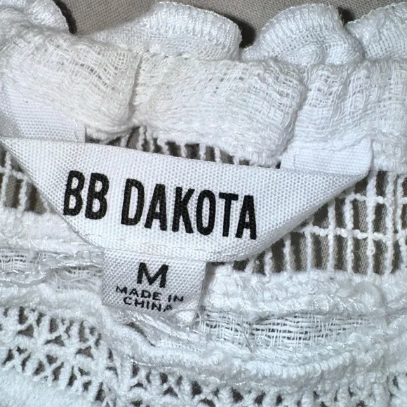 BB DAKOTA  boutique white gauze off shoulder romper women’s size medium - Picture 7 of 17